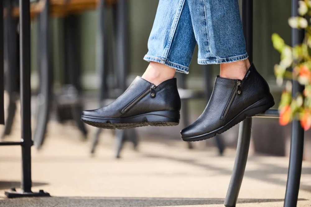 Mephisto Romia - BLACK